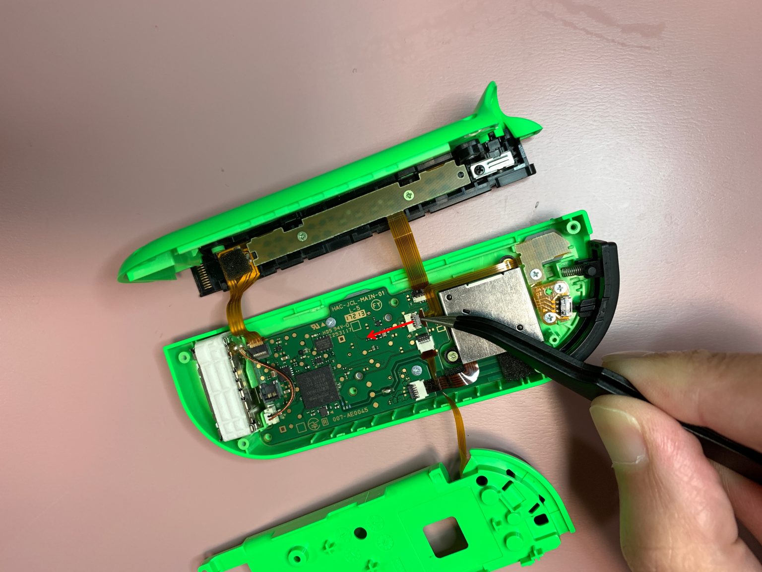 Nintendo Switchのジョイコン（左）が勝手に動く、反応が悪い、壊れた！これをDIY（自力で）で修理する（パーツ交換）やり方