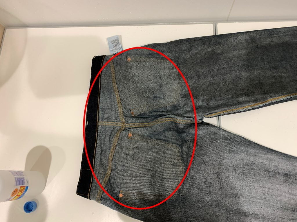 お尻部分には糊は塗らない