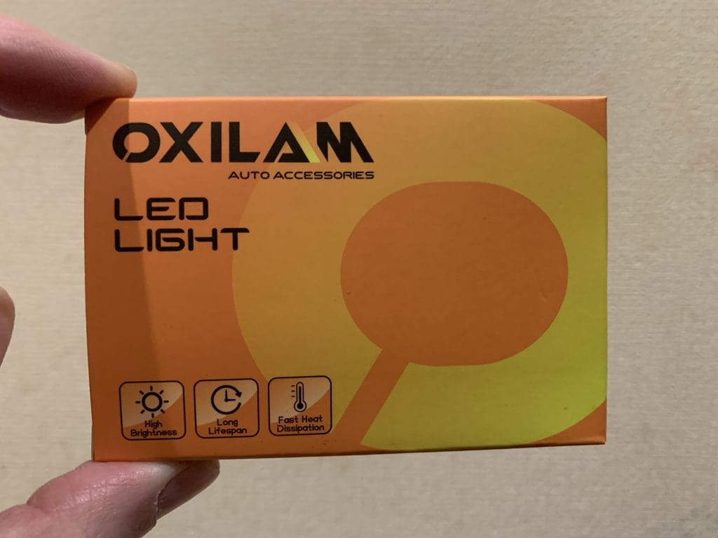 ヴォクシー80系 ナンバープレート OXILAM T10 LED ホワイト 6500k 240lmレビュー